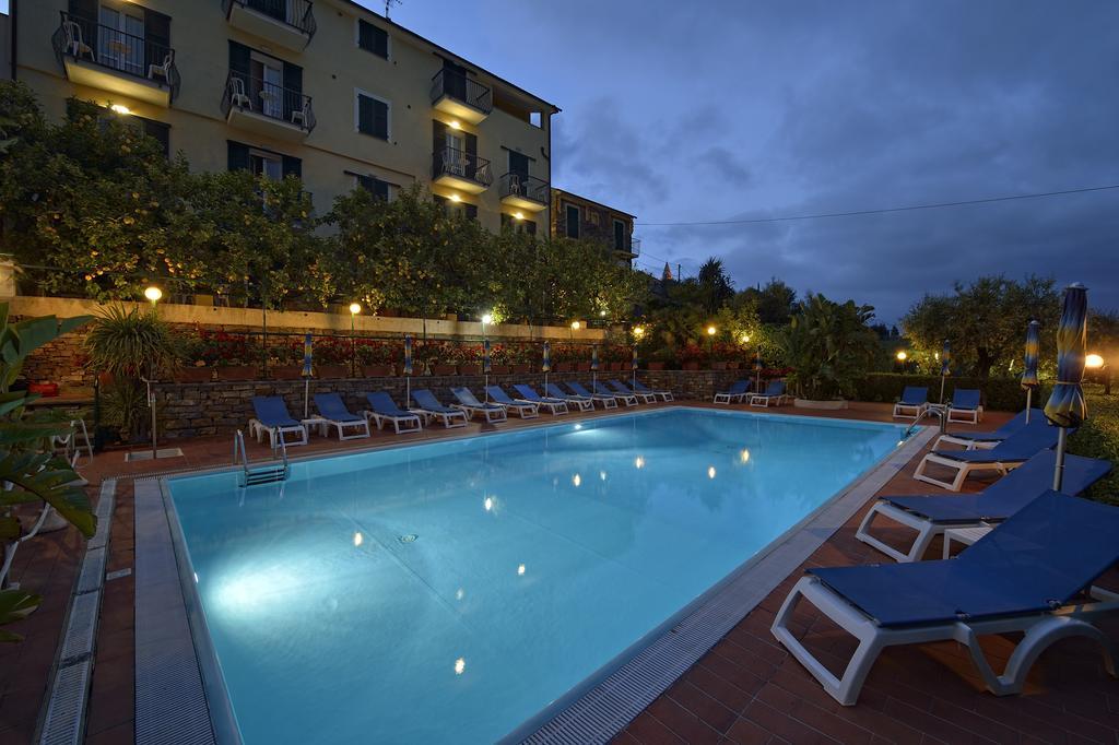 Residence Elvira ดิอาโนมารีนา ภายนอก รูปภาพ